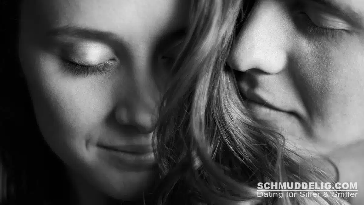 Beim Date an Frauen schnüffeln.